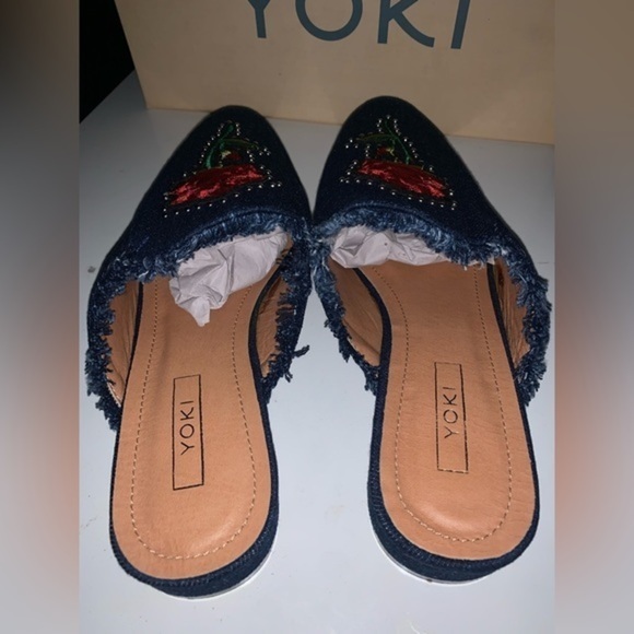 NWT And in box Yoki denim mule flats with rosé embroidery size 7.5 - Picture 3 of 7